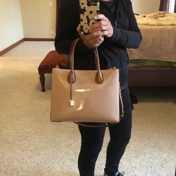 Michael Kors Mercer NWT patent, color ballet - Picture 8 of 8